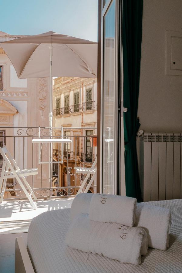 Rooms 19 - Rooms And Breakfast Палермо Екстериор снимка