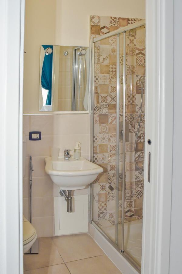 Rooms 19 - Rooms And Breakfast Палермо Екстериор снимка