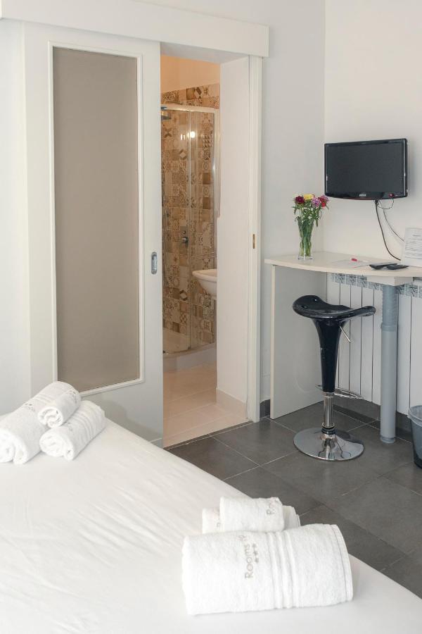 Rooms 19 - Rooms And Breakfast Палермо Екстериор снимка