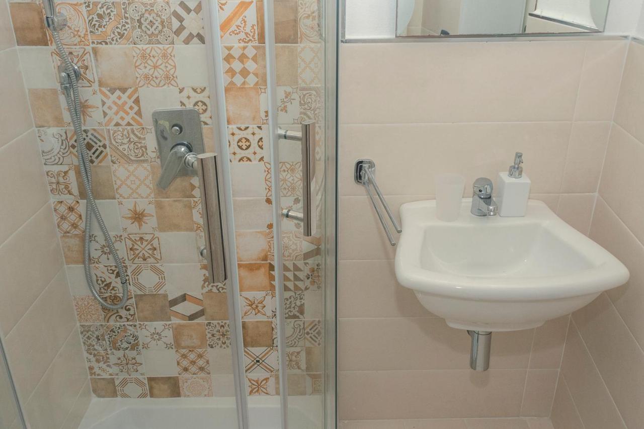 Rooms 19 - Rooms And Breakfast Палермо Екстериор снимка